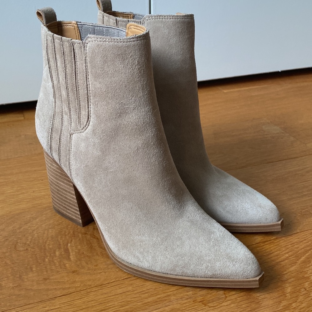 New without Tags Marc Fisher Suede Ankle Boots, Size 7.5